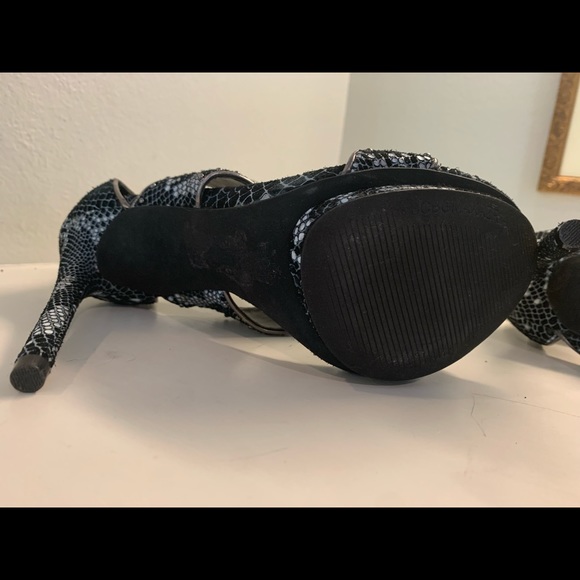 Bcbgmaxazria High Heels - Picture 6 of 7